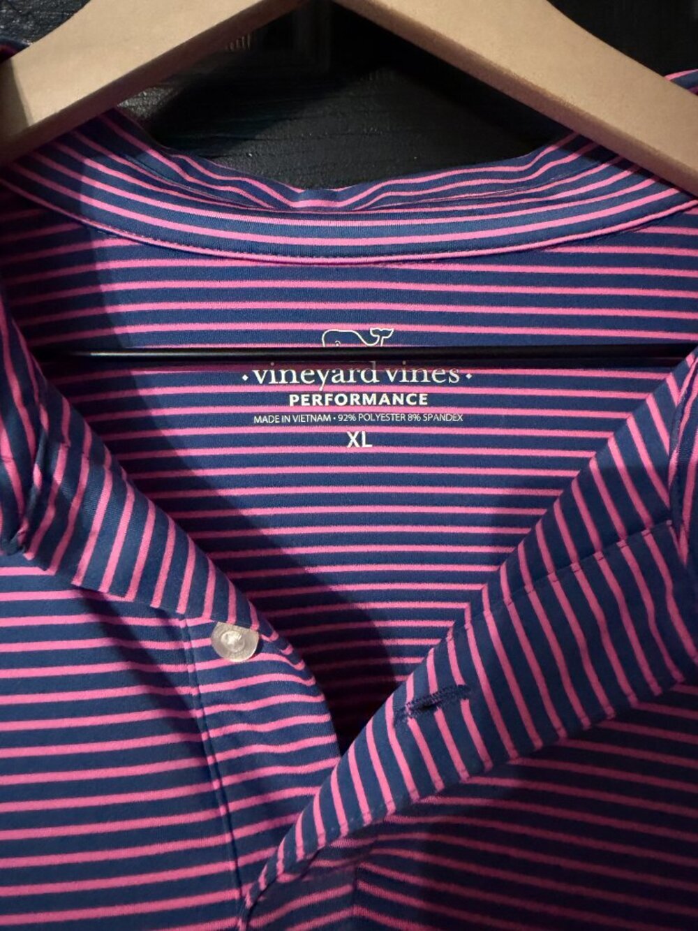 Like New Men's Vineyard Vines Athletic Golf Shirt Light Weight Pink Blue XL - Picture 2 of 4